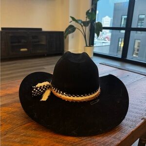 Stylish Black Cowboy Hat with Ribbon Accent